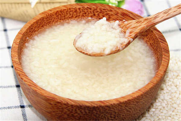 米酒做出來的有點酸是什么原因 米酒酸的可以喝嗎 米酒做出來的有點酸是什么原因 米酒酸的可以喝嗎