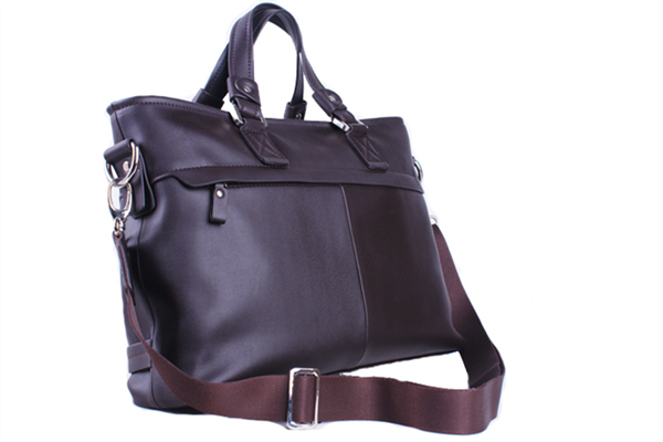 皮包掉皮了怎么修復(fù) 皮包掉皮是什么原因 皮包掉皮了怎么修復(fù) 皮包掉皮是什么原因