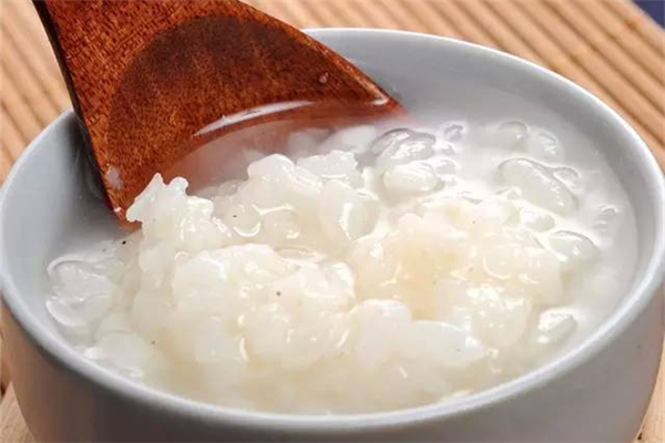 糯米做酒釀要浸泡多長時(shí)間 糯米做酒釀太甜了怎么辦 糯米做酒釀要浸泡多長時(shí)間 糯米做酒釀太甜了怎么辦