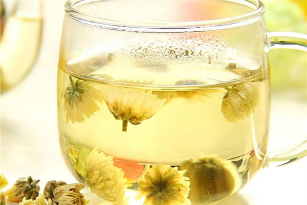 菊花茶胃寒的人可以喝嗎 菊花茶會(huì)刺激胃嗎 菊花茶胃寒的人可以喝嗎 菊花茶會(huì)刺激胃嗎
