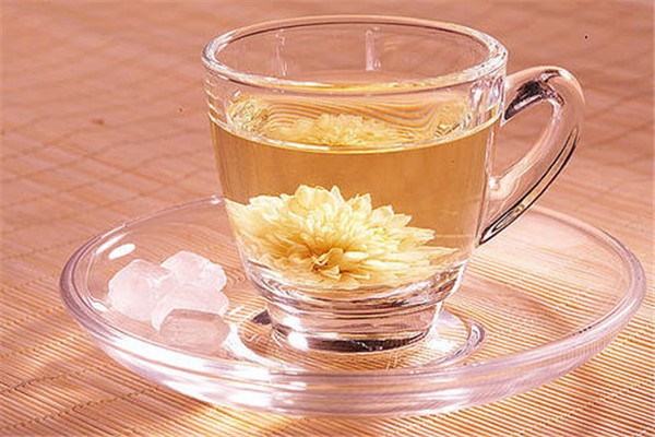 菊花茶可以一直泡著嗎 菊花茶泡多長時間最好 菊花茶可以一直泡著嗎 菊花茶泡多長時間最好