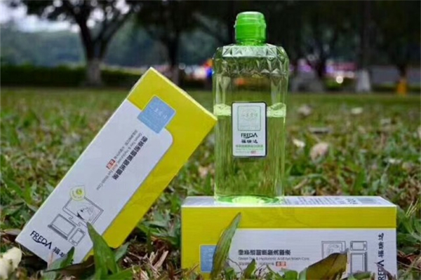 洗眼液用的時候眼睛需要睜開嗎 洗眼液的正確使用方法 洗眼液用的時候眼睛需要睜開嗎 洗眼液的正確使用方法