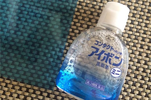 洗眼液真的能洗出眼睛里的臟東西嗎 洗眼液洗出來的白色漂浮物是什么 洗眼液真的能洗出眼睛里的臟東西嗎 洗眼液洗出來的白色漂浮物是什么