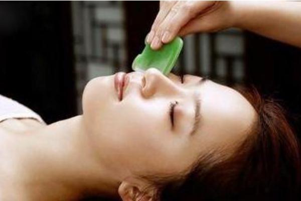 刮痧后多久才能洗澡 刮痧洗澡了會(huì)怎么樣 刮痧后多久才能洗澡 刮痧洗澡了會(huì)怎么樣