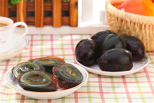 皮蛋有黑點可以吃嗎 皮蛋有黑點正常嗎 皮蛋有黑點可以吃嗎 皮蛋有黑點正常嗎