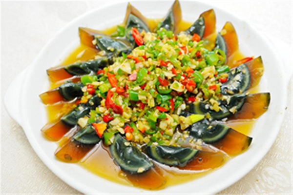 皮蛋粘殼是怎么回事 皮蛋粘殼是不是變質(zhì)了 皮蛋粘殼是怎么回事 皮蛋粘殼是不是變質(zhì)了