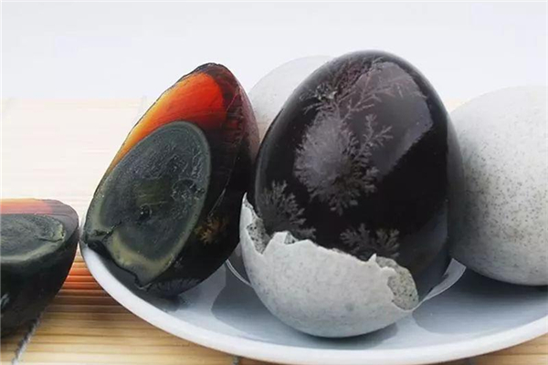 皮蛋有保質(zhì)期限嗎 皮蛋保質(zhì)期限是多久 皮蛋有保質(zhì)期限嗎 皮蛋保質(zhì)期限是多久