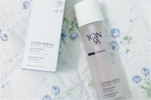 化妝水用化妝棉擦還是用手拍好 化妝水用完后要洗臉嗎 化妝水用化妝棉擦還是用手拍好 化妝水用完后要洗臉嗎