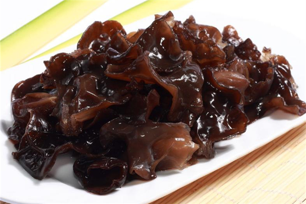 木耳可以生吃嗎 木耳生吃好還是熟吃好 木耳可以生吃嗎 木耳生吃好還是熟吃好