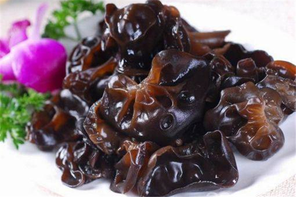 木耳需要泡多久 木耳泡多久就不能吃了 木耳需要泡多久 木耳泡多久就不能吃了