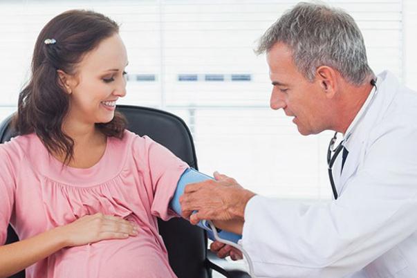 孕期高血壓會(huì)引起水腫嗎 孕期高血壓會(huì)怎么樣 孕期高血壓會(huì)引起水腫嗎 孕期高血壓會(huì)怎么樣