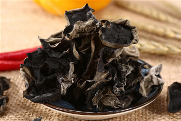 木耳高嘌呤食物嗎 木耳不適合什么樣的人吃 木耳高嘌呤食物嗎 木耳不適合什么樣的人吃