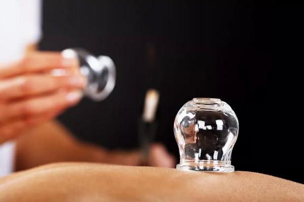 拔火罐會(huì)出血嗎 拔火罐會(huì)拔出水嗎 拔火罐會(huì)出血嗎 拔火罐會(huì)拔出水嗎