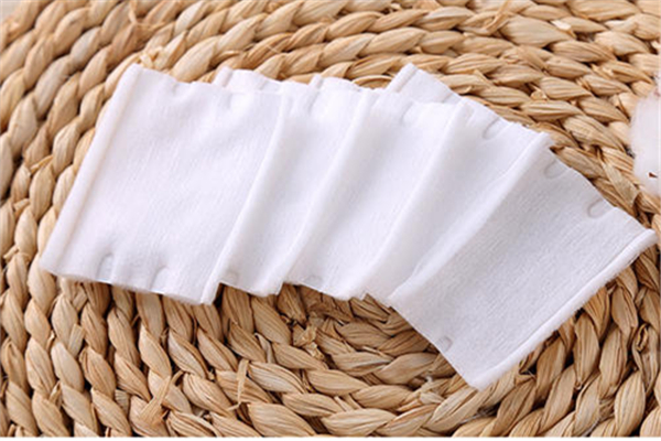 化妝棉有好壞之分嗎 化妝棉怎么材質(zhì)的好 化妝棉有好壞之分嗎 化妝棉怎么材質(zhì)的好