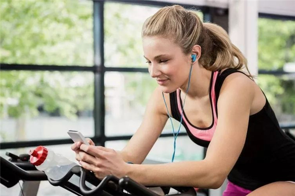 動(dòng)感單車騎多長時(shí)間為最合適 動(dòng)感單車騎時(shí)間長的危害 動(dòng)感單車騎多長時(shí)間為最合適 動(dòng)感單車騎時(shí)間長的危害