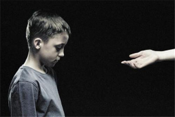 自卑會(huì)導(dǎo)致自閉癥嗎 自卑會(huì)引起什么心理疾病 自卑會(huì)導(dǎo)致自閉癥嗎 自卑會(huì)引起什么心理疾病