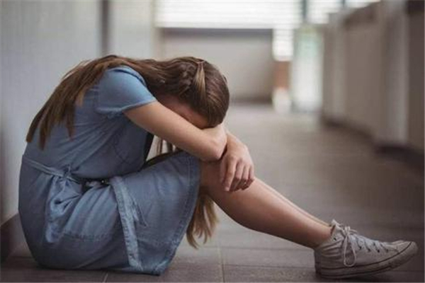 自卑會導(dǎo)致抑郁嗎 自卑心理的主要表現(xiàn) 自卑會導(dǎo)致抑郁嗎 自卑心理的主要表現(xiàn)