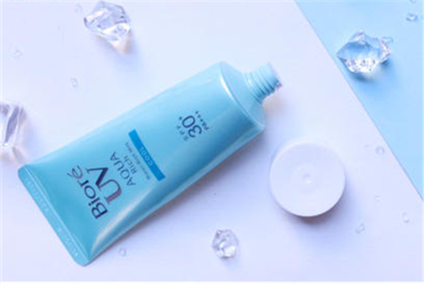 碧柔防曬霜含酒精嗎 碧柔防曬霜有酒精味正常嗎 碧柔防曬霜含酒精嗎 碧柔防曬霜有酒精味正常嗎