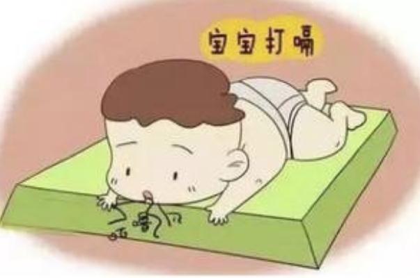 寶寶打嗝可以趴著嗎 拍嗝是拍到寶寶打嗝嗎 寶寶打嗝可以趴著嗎 拍嗝是拍到寶寶打嗝嗎