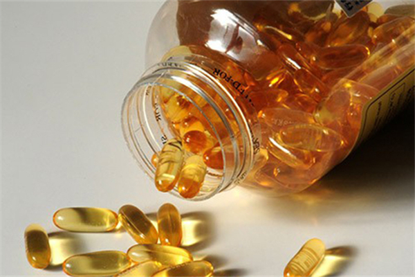 魚(yú)油膠囊可以軟化血管嗎 魚(yú)油膠囊適合哪些人 魚(yú)油膠囊可以軟化血管嗎 魚(yú)油膠囊適合哪些人