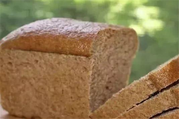 全麥面包能增肌嗎 全麥面包健身前吃還是健身后吃 全麥面包能增肌嗎 全麥面包健身前吃還是健身后吃