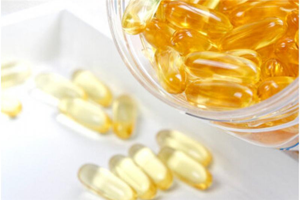 魚油膠囊可以咬破吃嗎 魚油膠囊的食用方法 魚油膠囊可以咬破吃嗎 魚油膠囊的食用方法