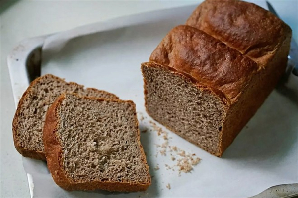 全麥面包對(duì)腸胃好嗎 全麥面包對(duì)身體有害嗎 全麥面包對(duì)腸胃好嗎 全麥面包對(duì)身體有害嗎