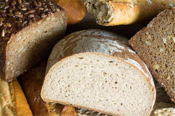 全麥面包血糖高的人可以吃嗎 全麥面包適合人群 全麥面包血糖高的人可以吃嗎 全麥面包適合人群