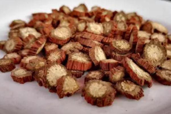 丹參泡水喝會(huì)上火嗎 丹參泡水喝上火怎么辦 丹參泡水喝會(huì)上火嗎 丹參泡水喝上火怎么辦