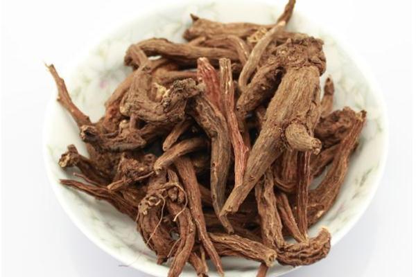 丹參泡水可以天天喝嗎 丹參泡水喝一天喝多少 丹參泡水可以天天喝嗎 丹參泡水喝一天喝多少