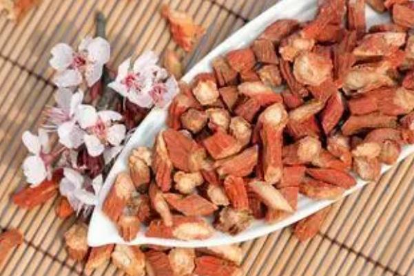 丹參可以泡酒嗎 丹參泡酒的功效與作用 丹參可以泡酒嗎 丹參泡酒的功效與作用