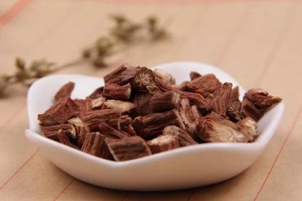 丹參可以泡腳嗎 丹參泡腳的功效與作用 丹參可以泡腳嗎 丹參泡腳的功效與作用