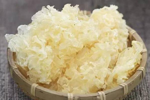 銀耳會中毒嗎 銀耳會不會上火 銀耳會中毒嗎 銀耳會不會上火