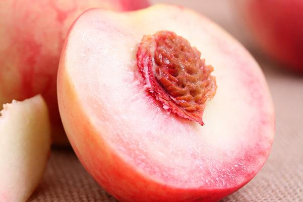 水蜜桃的功效與作用 水蜜桃有哪些營養(yǎng)價(jià)值 水蜜桃的功效與作用 水蜜桃有哪些營養(yǎng)價(jià)值