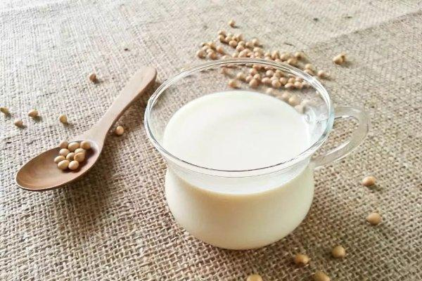 豆?jié){怎么判斷熟了沒 豆?jié){假沸后保持幾分鐘 豆?jié){怎么判斷熟了沒 豆?jié){假沸后保持幾分鐘