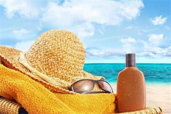 軍訓(xùn)多久補(bǔ)一次防曬 軍訓(xùn)防曬霜哪個(gè)牌子效果好 軍訓(xùn)多久補(bǔ)一次防曬 軍訓(xùn)防曬霜哪個(gè)牌子效果好