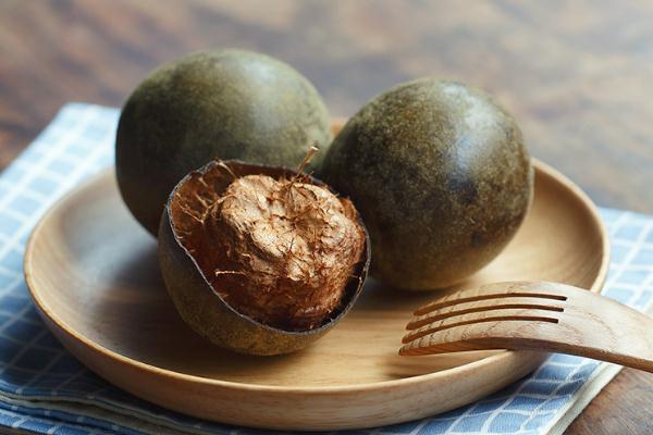 羅漢果泡水需要去殼嗎 羅漢果泡水的正確方法 羅漢果泡水需要去殼嗎 羅漢果泡水的正確方法