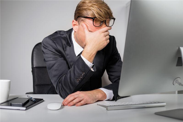 夏天頭疼是什么原因引起的 夏天頭疼怎么辦 夏天頭疼是什么原因引起的 夏天頭疼怎么辦