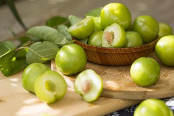 吃李子會脹氣嗎 吃李子脹氣了怎么辦 吃李子會脹氣嗎 吃李子脹氣了怎么辦