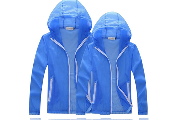 防曬衣買大一點(diǎn)好還是小一點(diǎn)好 防曬衣買黑色還是白色 防曬衣買大一點(diǎn)好還是小一點(diǎn)好 防曬衣買黑色還是白色