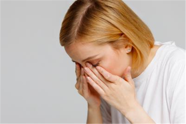 眼睛有血絲怎么回事 眼睛有血絲是結膜炎嗎 眼睛有血絲怎么回事 眼睛有血絲是結膜炎嗎