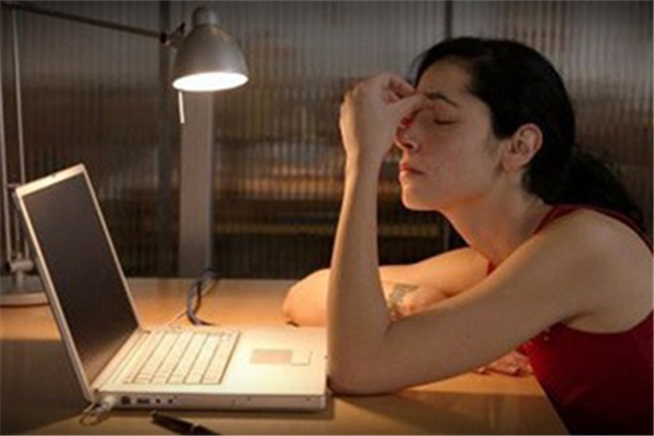 眼睛里有血絲會(huì)傳染嗎 眼睛里有血絲會(huì)失明嗎 眼睛里有血絲會(huì)傳染嗎 眼睛里有血絲會(huì)失明嗎