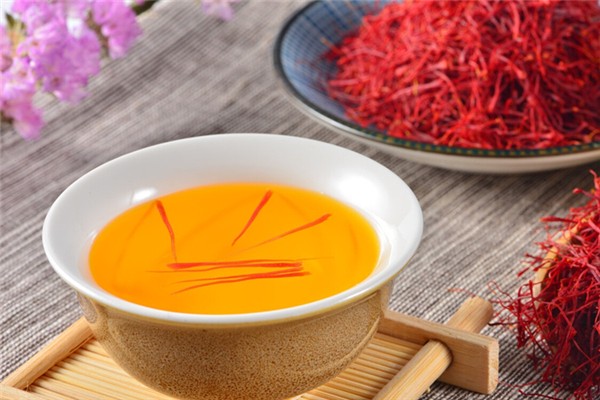 藏紅花喝了會上火嗎 藏紅花屬于涼性還是熱性 藏紅花喝了會上火嗎 藏紅花屬于涼性還是熱性