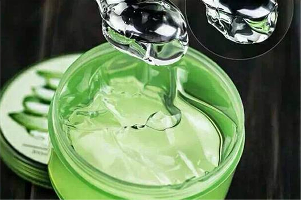 蘆薈膠可以收縮毛孔嗎 蘆薈膠可以當(dāng)面膜用嗎 蘆薈膠可以收縮毛孔嗎 蘆薈膠可以當(dāng)面膜用嗎