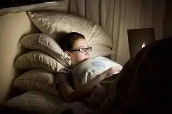 熬夜有什么辦法補(bǔ)救 熬夜有黑眼圈咋去掉 熬夜有什么辦法補(bǔ)救 熬夜有黑眼圈咋去掉