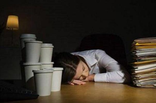 熬夜有紅血絲怎么消除 熬夜有紅血絲怎么辦 熬夜有紅血絲怎么消除 熬夜有紅血絲怎么辦