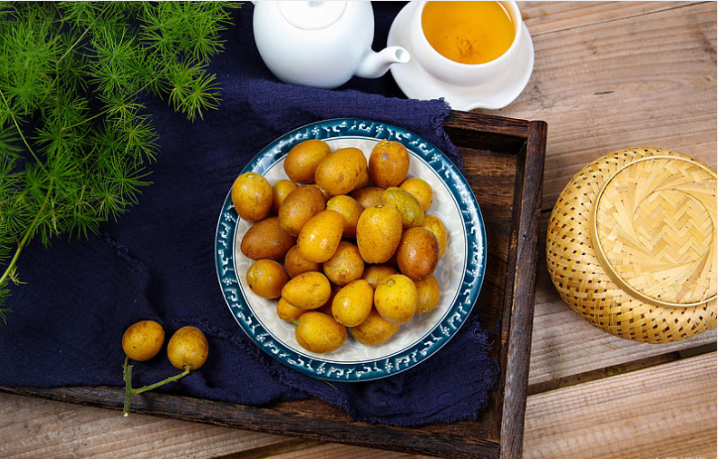 黃皮果泡酒作用與功效 黃皮果泡酒的制作方法 黃皮果泡酒作用與功效 黃皮果泡酒的制作方法