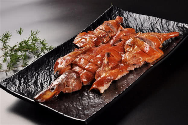 鴨肉性寒還是熱 鴨肉吃了會上火嗎 鴨肉性寒還是熱 鴨肉吃了會上火嗎