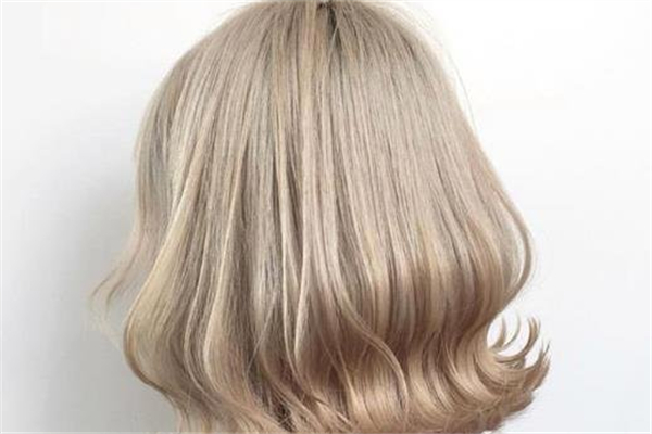 燙發(fā)有哪幾種類(lèi)型 燙發(fā)哪種燙顯頭發(fā)多 燙發(fā)有哪幾種類(lèi)型 燙發(fā)哪種燙顯頭發(fā)多