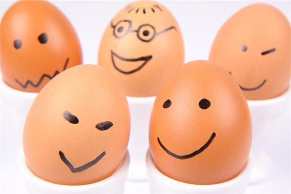 雞蛋冷水煮還是開水煮 雞蛋煮時間長了對身體有害嗎 雞蛋冷水煮還是開水煮 雞蛋煮時間長了對身體有害嗎